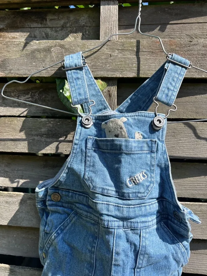 Salopette en jean Creeks en taille 24 mois, parfait pour les petits bouts. - photo numéro 4