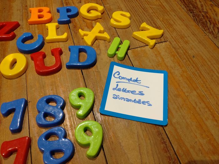 Seau de chiffres et lettres aimantés - photo numéro 5