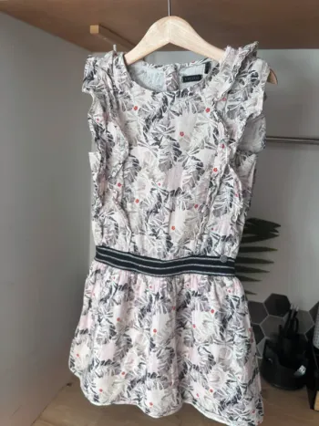 💜 Robe IKKS noire et chic – Taille 8 ans 💜