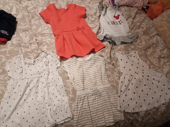 Lot 5 robes 12 mois