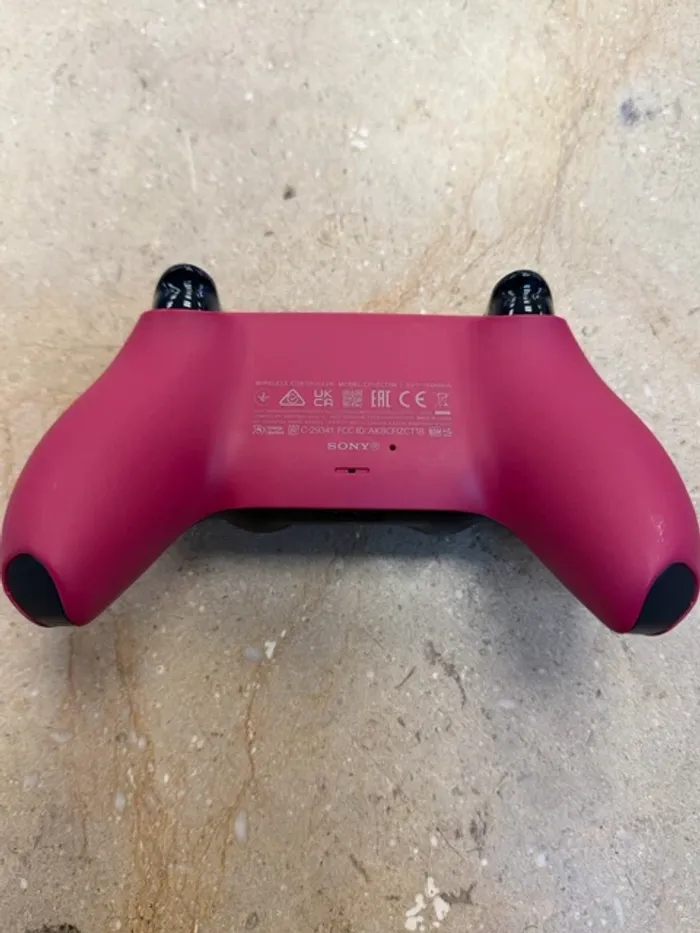 Sony PlayStation 5 Pro 2 To + Manette DualSense Rouge - photo numéro 8
