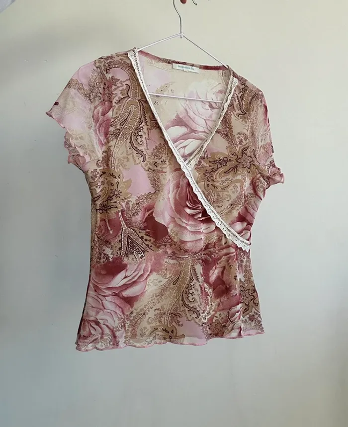 Tee shirt vintage rose à motifs y2k années 2000 taille L