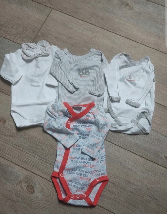 Lot de bodys ML 1 mois