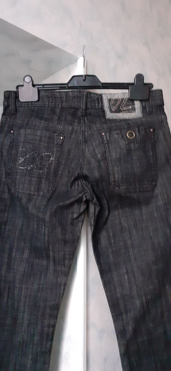 Jean femme taille 34 - photo numéro 2