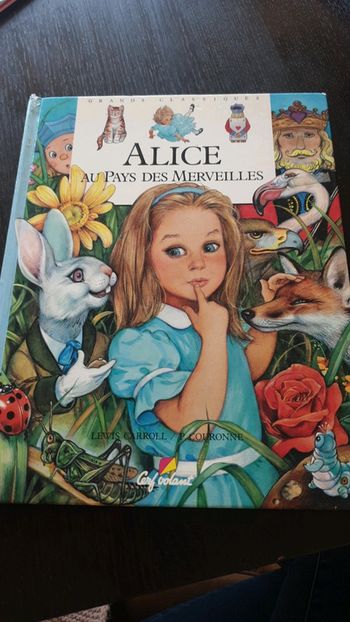 Livre Alice au pays des merveilles