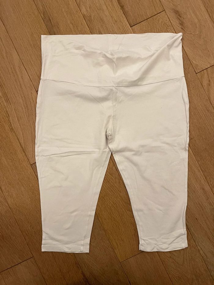 Lot de 4 pantalons grossesse/maternité longueur 3/4 bon état - photo numéro 8