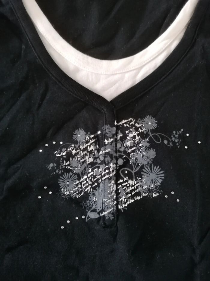Tee-shirt très peu porté comme neuf taille 3