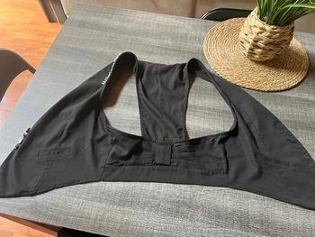 Magnifique, petite veste noire de chez Women Only taille3