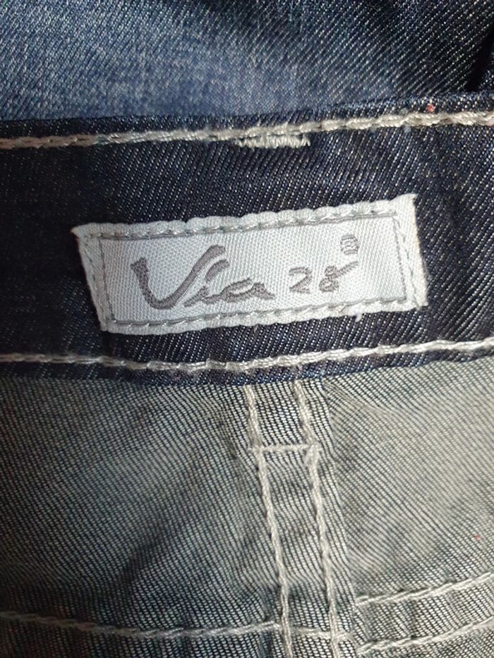 Mini jupe en jean. - photo numéro 3