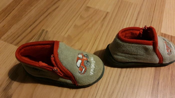 chaussons taille 22 modèle voiture - photo numéro 3