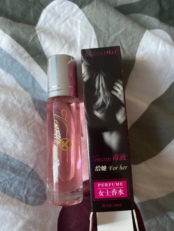 Parfum au phéromones venom