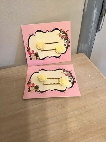 4 barrettes cheveux vintage fleurs jaune pâle