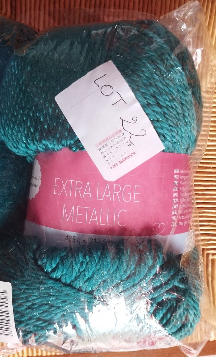 * 1 pelote verte Extra Large Metallic par Alison & Mae - photo numéro 7