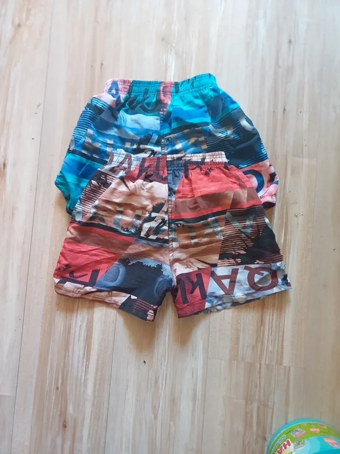 Lot 2 shorts de plage à motifs 8 ans - photo numéro 4