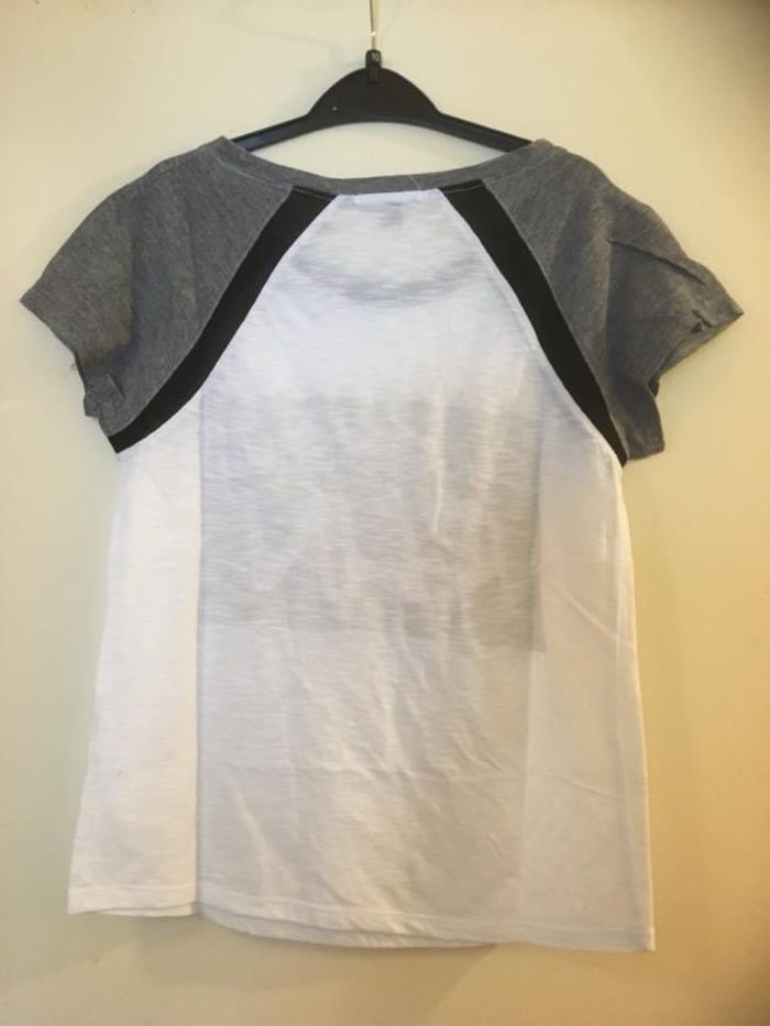 T-shirt sport Kiabi Taille XS (1€50) - photo numéro 3