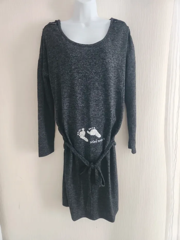 Robe pull maternité grossesse taille M, dentelle aux épaules