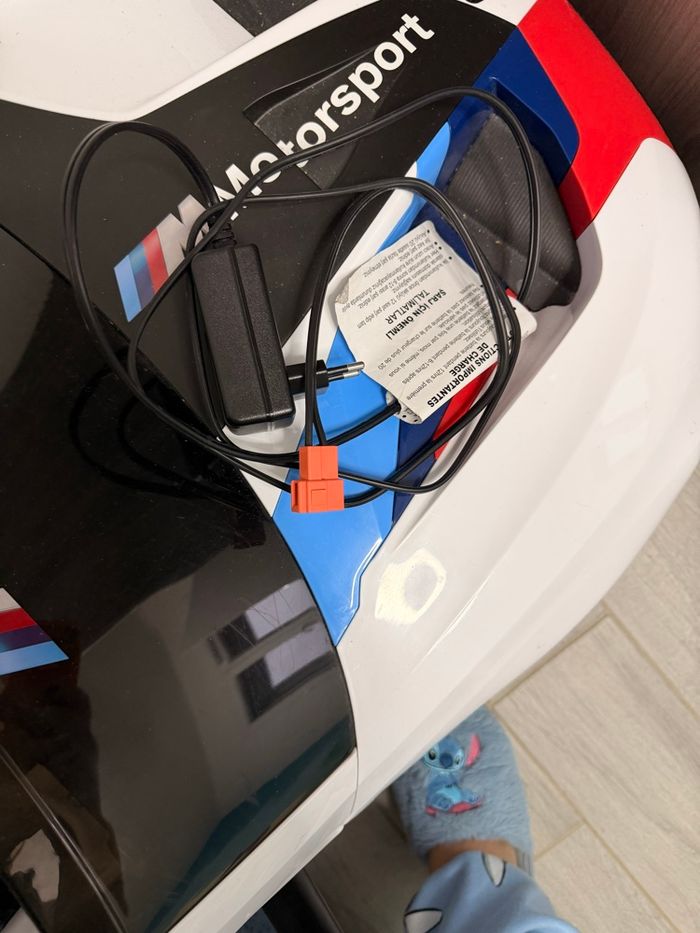 Voiture électrique enfant BMW Motorsport 12V - photo numéro 4