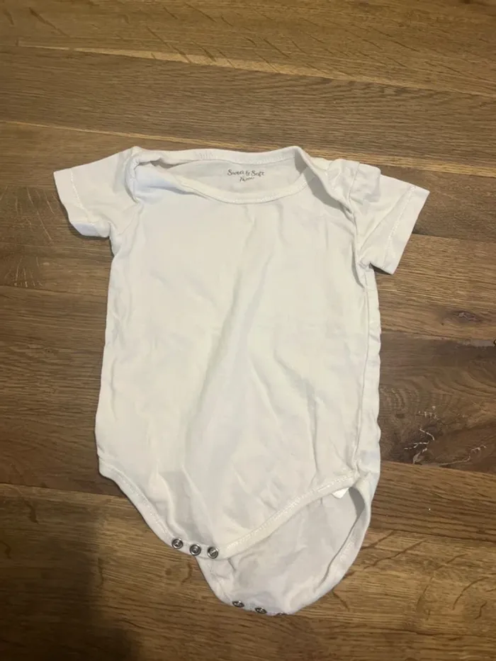 Lot de bodies en 74 cm - photo numéro 4