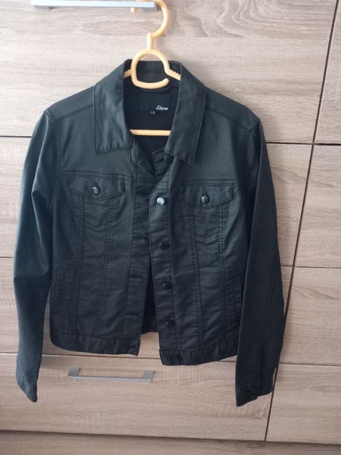 Veste etam