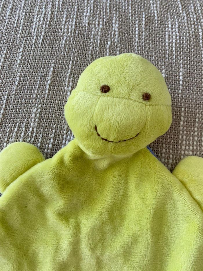Peluche doudou 33cm plat Fabio Lucci tortue verte et carapace bleu violet très bon état - photo numéro 3
