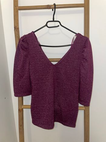 Haut manches 3/4 épaules bouffantes cache cache violet brillant fils argenté décolleté en V