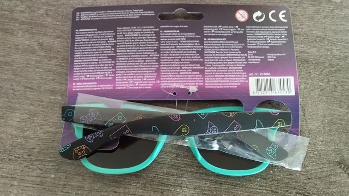 Lunette de soleil - photo numéro 2