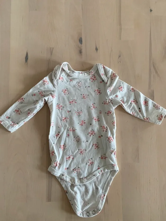 Lot 3 bodys - taille 1 mois - photo numéro 2