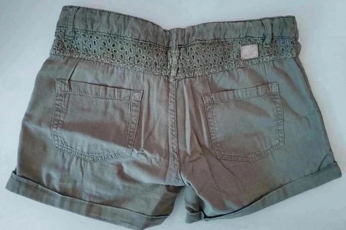15 € Short estival kaki Ikks 12 ans idéal pour la saison estivale - photo numéro 2