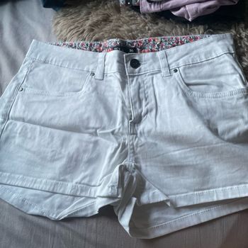 Short blanc pour fille