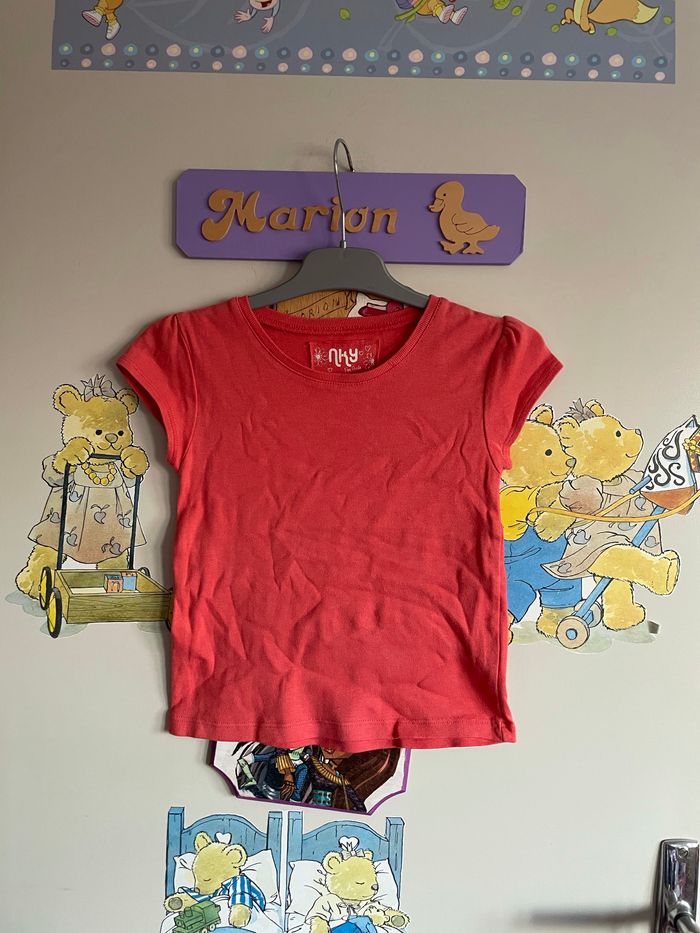 TEE shirt à manches courtes, taille 6 ans, marque Nky.