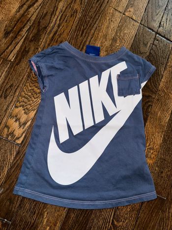 Robe Nike 18 mois (taille pas immense)