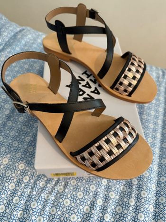 Sandales neuves