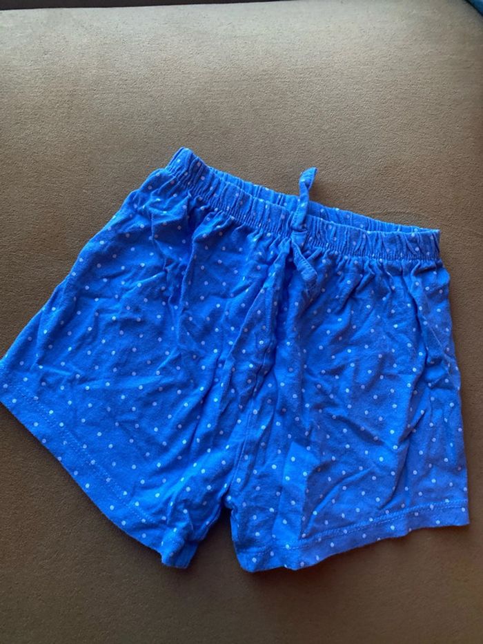 Short léger taille 36 mois