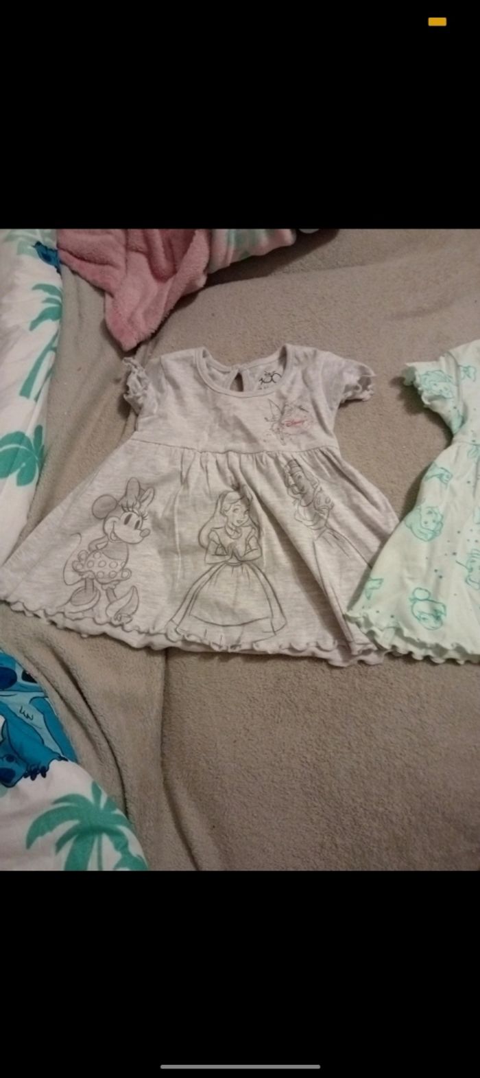 Lot robe Disney - photo numéro 2