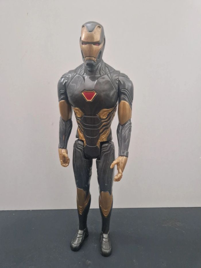 Figurine hasbro Iron man noir