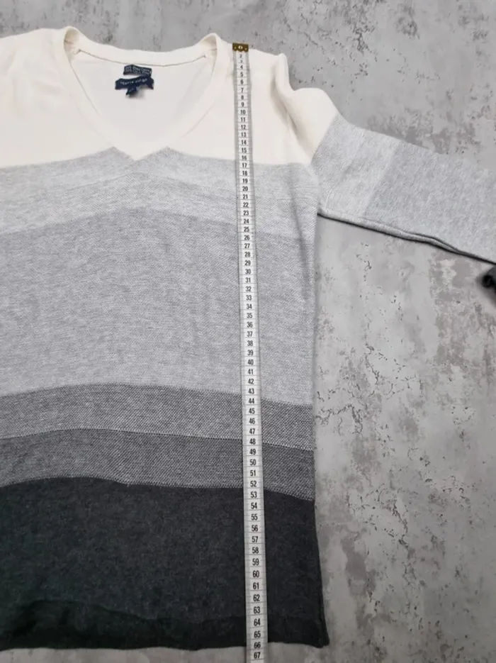 Pull col V Tommy Hilfiger – Dégradé de gris – Taille M/38 Femmes - photo numéro 9