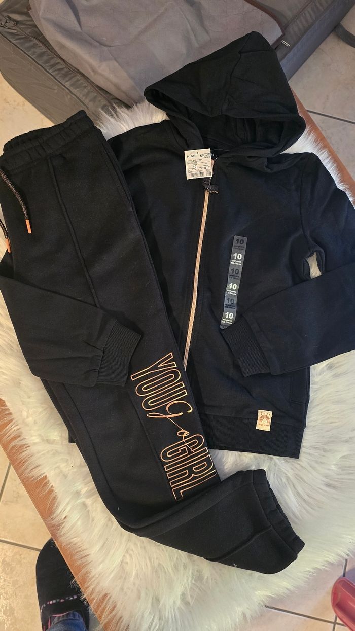 (Neufs non portés) 🏷🩷🥰🩷 suoerbe ensemble  sweat et pantalon molleton 10 ans fille 🩷🥰😍 - photo numéro 2