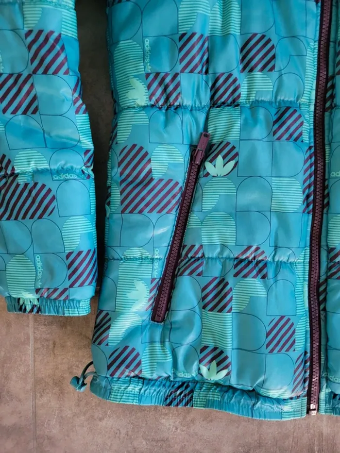 Doudoune '' Adidas'' couleur violet/bleu, taille XS. - photo numéro 2