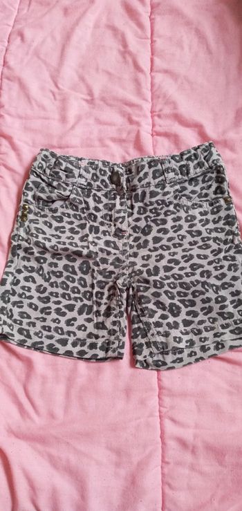 Short in extenso taille 4 ans
