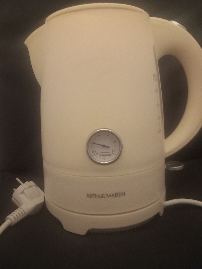 Bouilloire électrique Arthur Martin - photo numéro 2