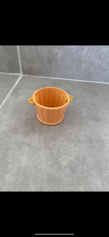 Jouet figurine corbeille