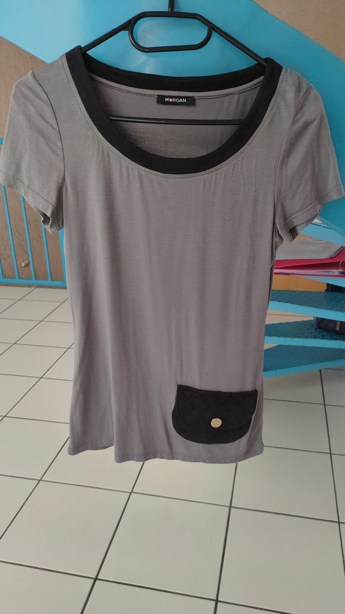 tee shirt gris/noir taille 36 MORGAN avec petite poche couture