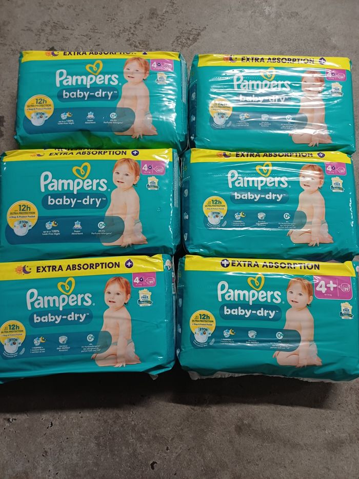 6 paquet de couche Pampers taille 4+ a 45€
