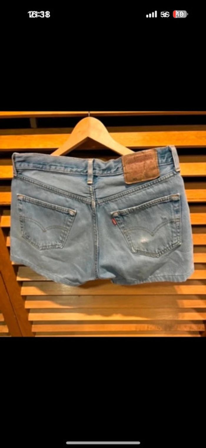 Short en jean Levi’s femme - Taille 33 vintage - photo numéro 3