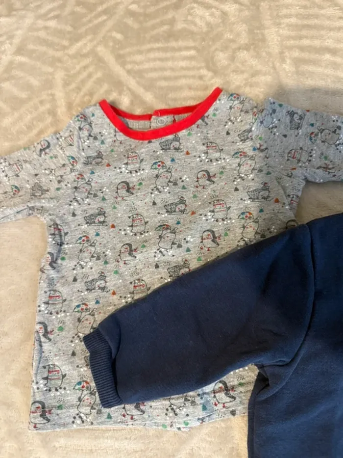 Lot haut de Noël bébé 6 mois - photo numéro 3