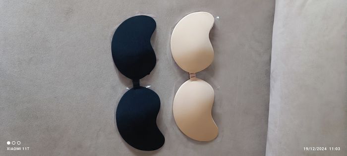 2 Soutien gorge invisible sans bretelle réutilisable bonnet B noir et beige