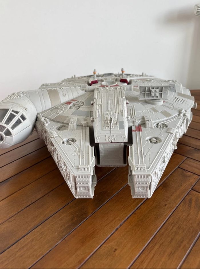 Millennium Falcon 2008 Hasbro Legacy Collection Star Wars - très bon état - photo numéro 3