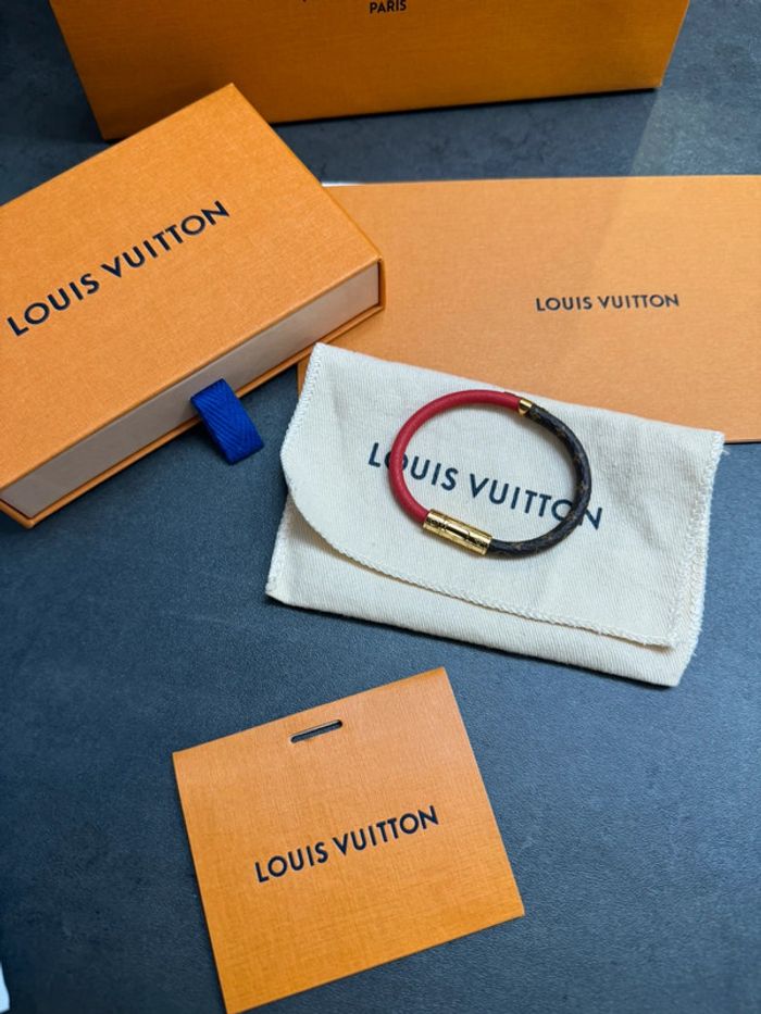 Bracelet Louis Vuitton daily confidential