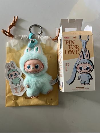 Labubu Pin For Love lettre I - Imagination