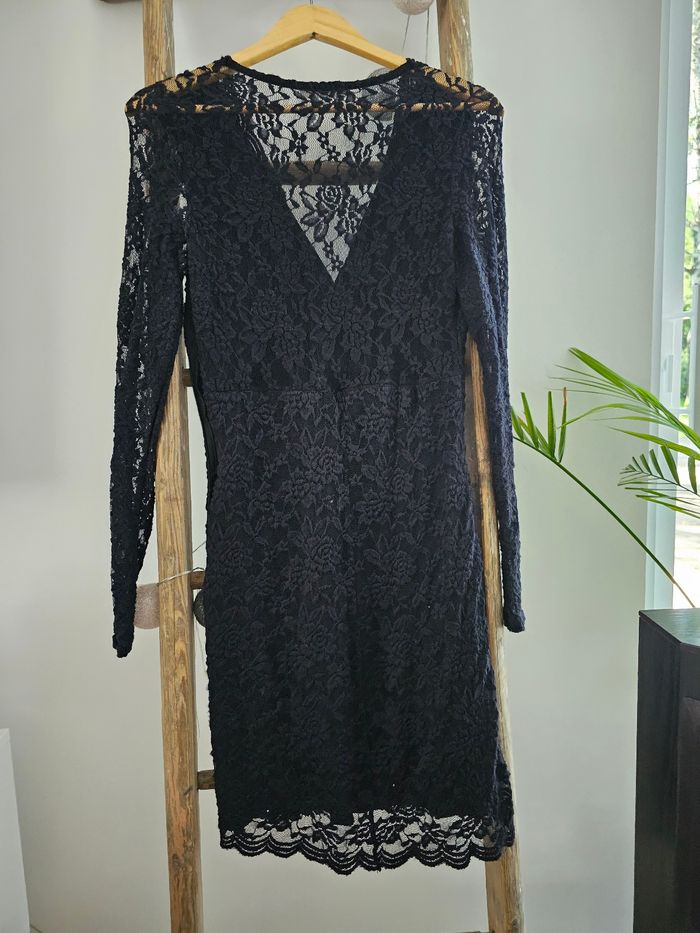 Robe Mango dentelle noire taille 38 M - photo numéro 3